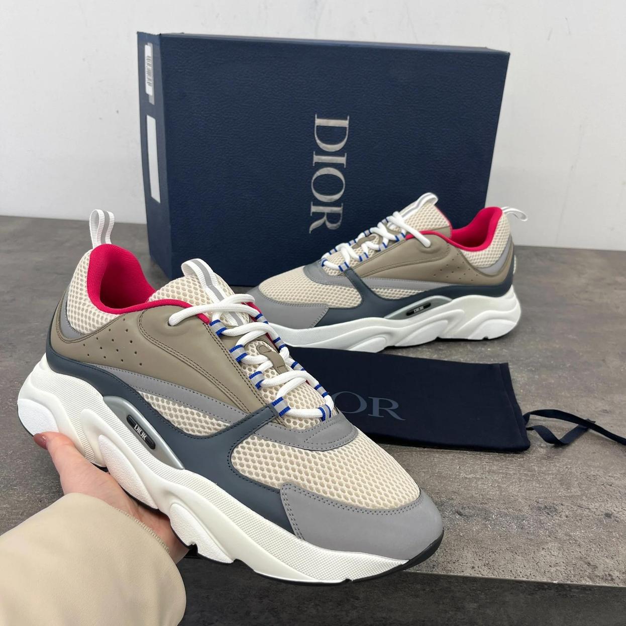 D1OR B22 ‘Beige Deep Greg’