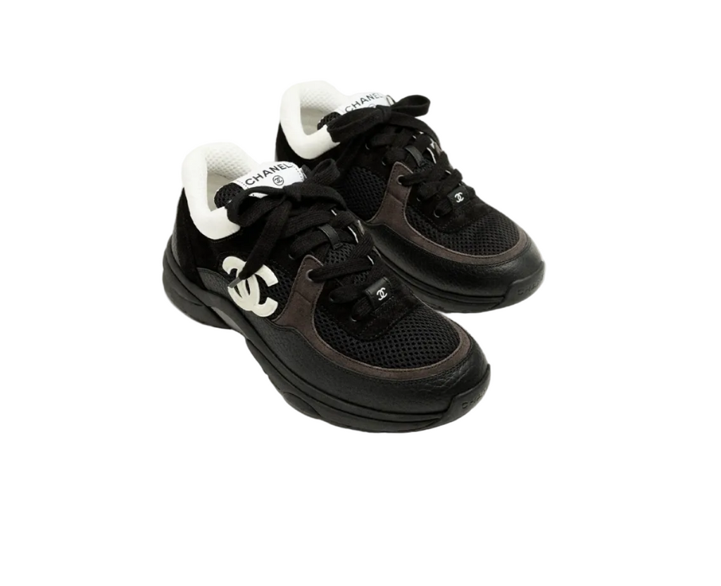 CHANEL Low top Logo Trainer
