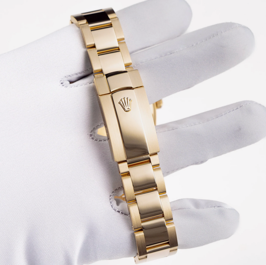 Rolex Sky-Dweller 326938 Yellow Gold Champagne Dial Oyster